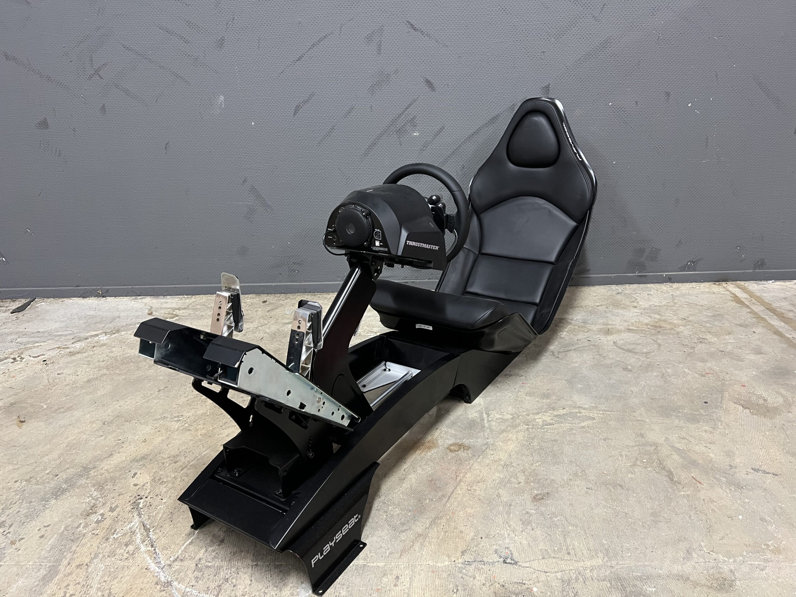 Playseat F1 pro zwart + Thrustmaster T-GT