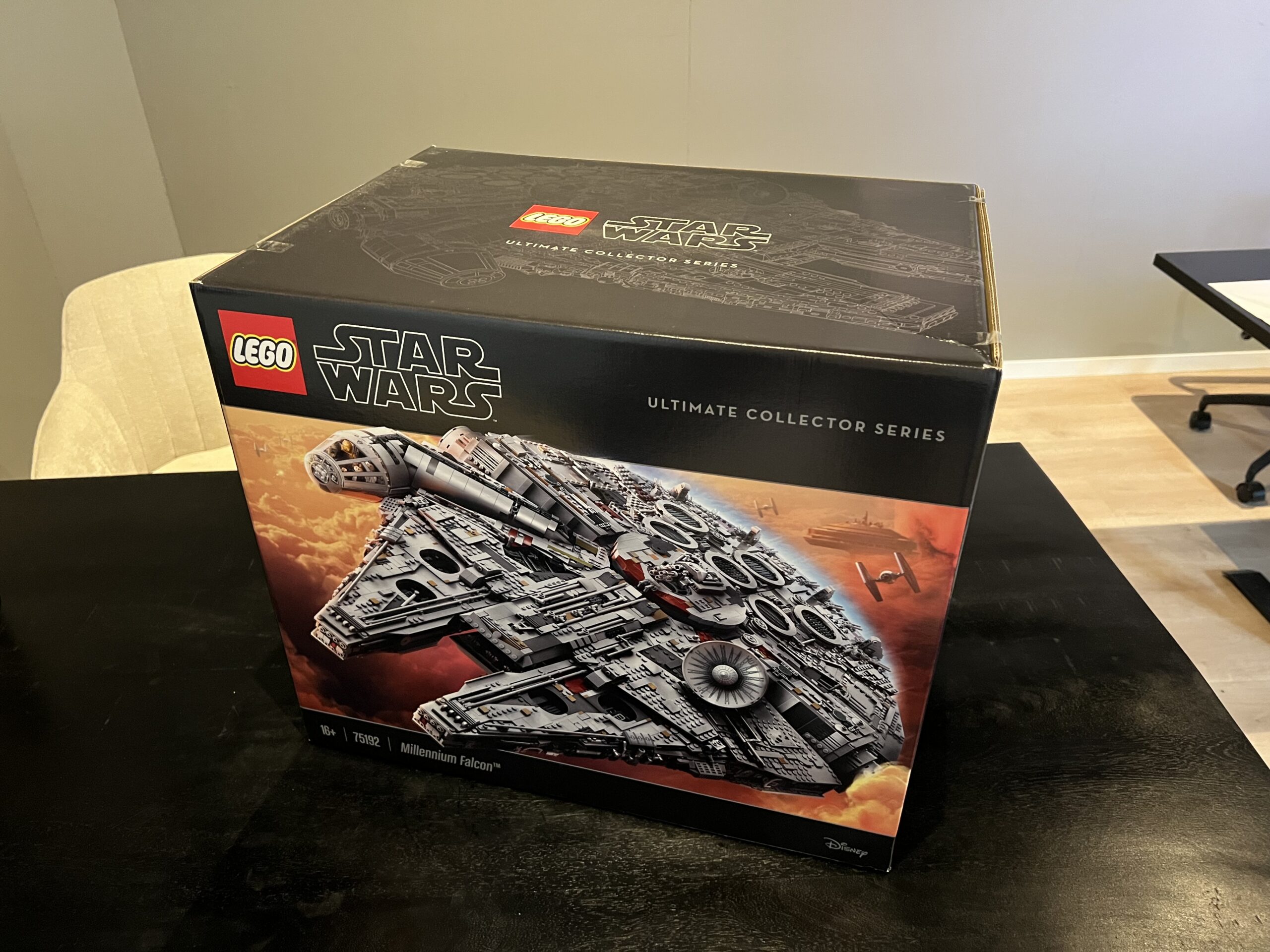 Lego Millennium Falcon star wars 75192 Nieuw