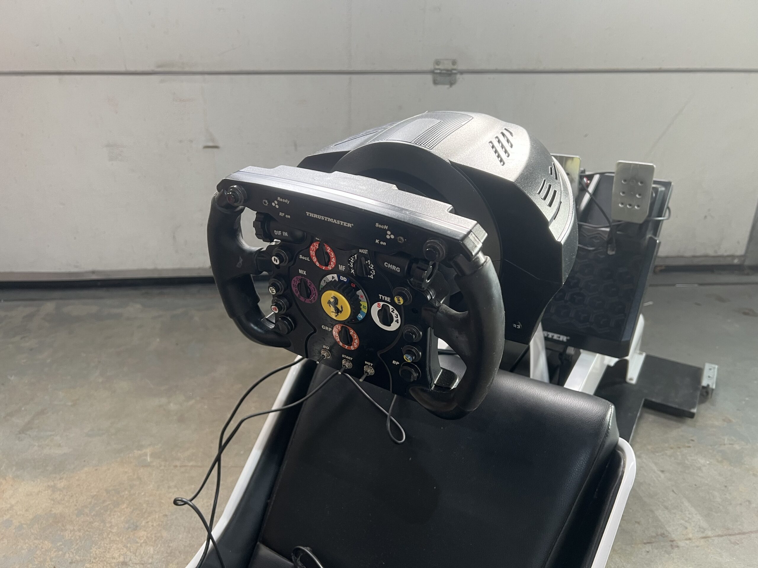 Playseat F1 wit + Thrustmaster T300 - Afbeelding 5